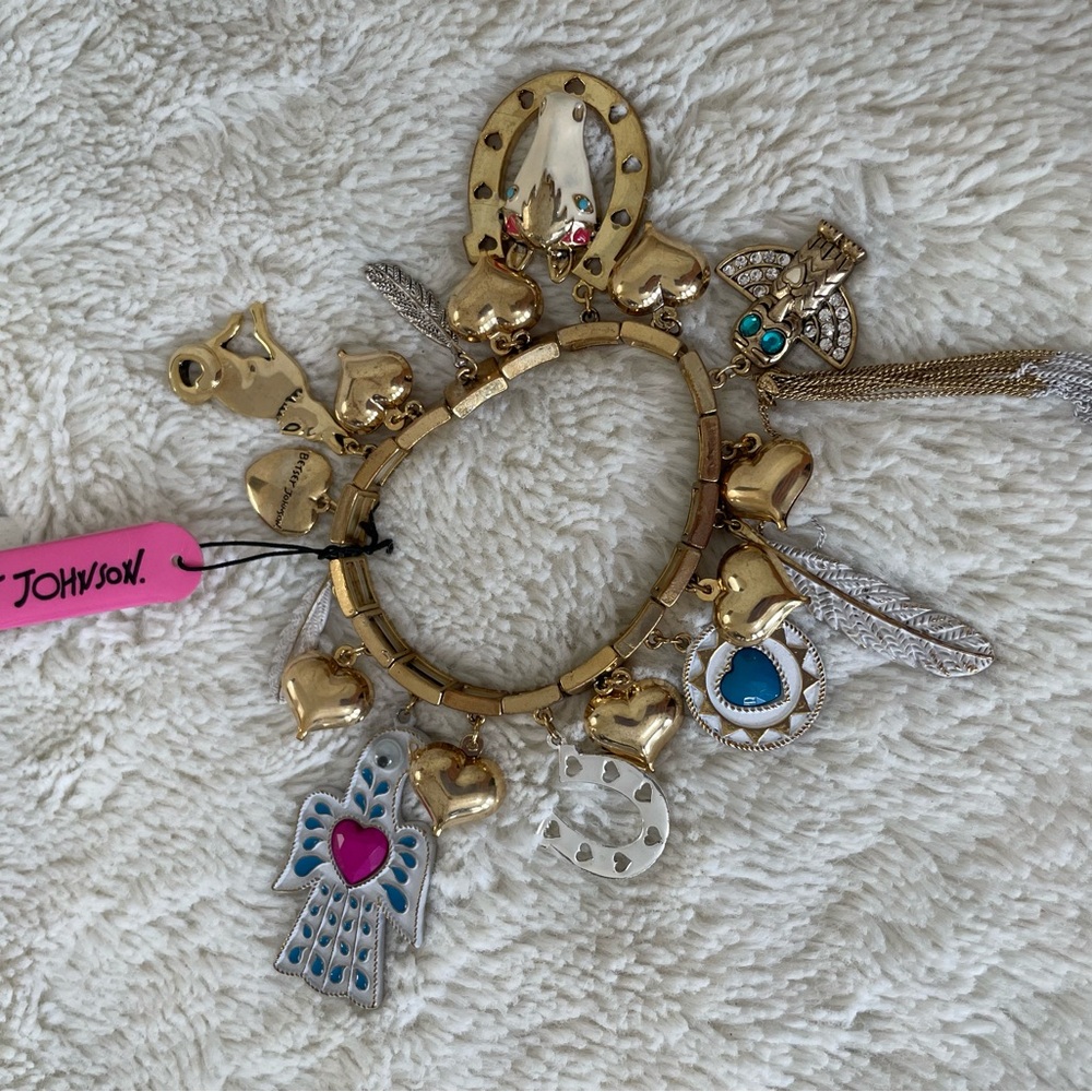 { Betsy Johnson Bracelet } Indian Summer Stretch Charm Gold Bracelet